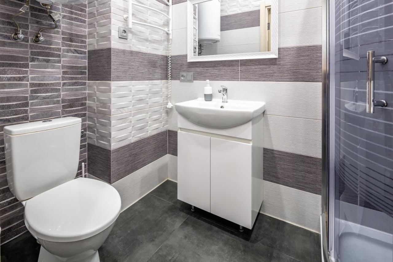 Apartment On Lesya Ukrainka Λβιβ Εξωτερικό φωτογραφία