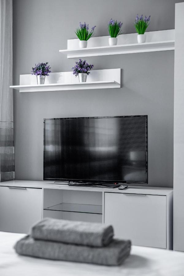 Apartment On Lesya Ukrainka Λβιβ Εξωτερικό φωτογραφία